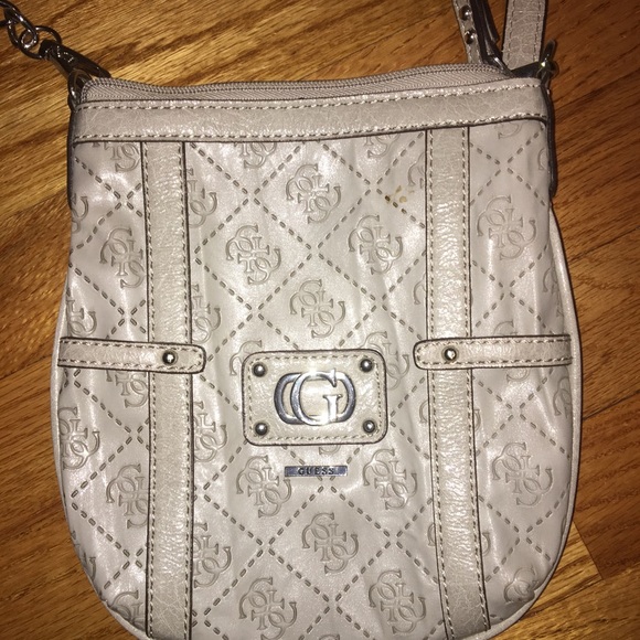 Tan guess crossbody - Picture 2 of 3